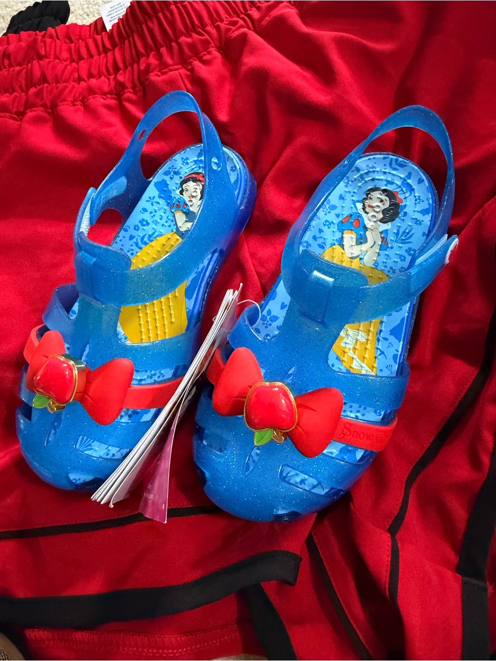 Snow White crocs  sandals. Nwt girls size 10